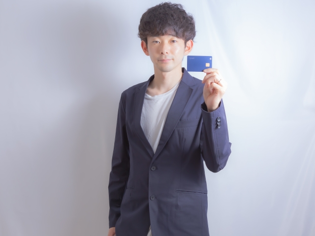 仮想通貨(暗闘資産「)デビットカード